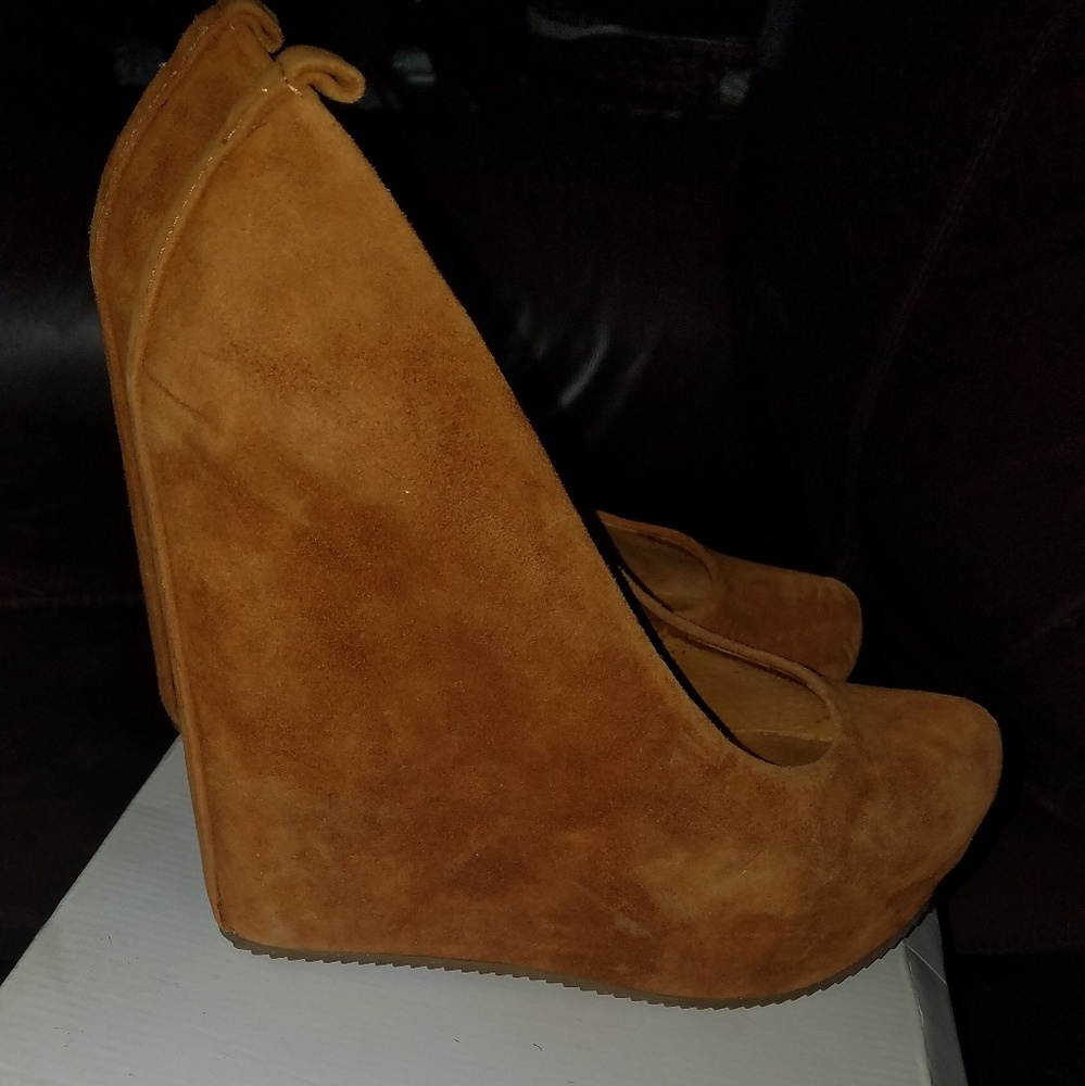 Aldo suede wedge